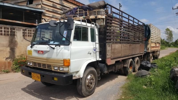 ขาย 665,000 รถพ่วงแม่-ลูกไม่ดั้ม HINO FL186 เพลาเดียว เครื่อง EK100 260 แรงม้า เกียร์ใหญ่ คัสซีสวยตลอดเส้น ลูก 2 เพลา 6 เมตร ทะเบียนครบพร้อมโอน  รถอยู่ จ.อุดรธานี 090-772-3710,090-772-3708