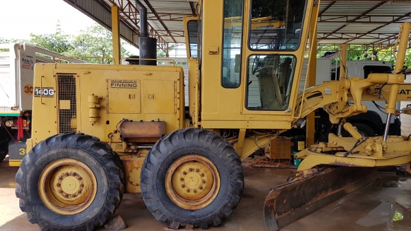 ขายรถเกรด CAT 140G  72V  เก่านอก ใช้งานน้อย ดิฟล็อคใช้งานได้  สนใจติดต่อ 081-9652321