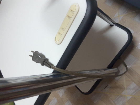 โต๊ล้อหมุนสแตนเลท เสียบไฟได้ 2 ช่อง งานคุณภาพครับสายไฟ3 เมตร Size 45x38x75 โต๊ล้อหมุนสแตนเลท เสียบไฟได้ 2 ช่อง งานคุณภาพครับสายไฟ3 เมตร Size 45x38x75