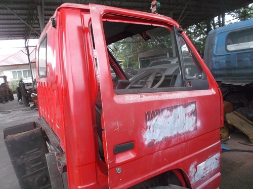 ขายหัวเก๋ง ISUZU  NKR88  มีหูช้าง  หัวยกได้ ขายตามสภาพ อุปกรณ์เกือบครบ