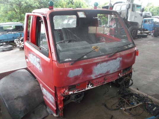 ขายหัวเก๋ง ISUZU  NKR88  มีหูช้าง  หัวยกได้ ขายตามสภาพ อุปกรณ์เกือบครบ