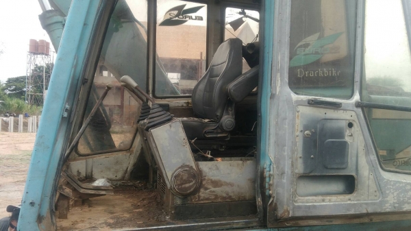 ขายรถขุดแบ็คโฮ  KOBECO SK120 มาร์คทู เอกสารอินวอย เครื่องปั้มดี ทำงานทั้งวันไม่มีร้อน รถอยูขอนแก่น ราคา 400,000บ. สนใจ 0835601591 หรือ 0903494058