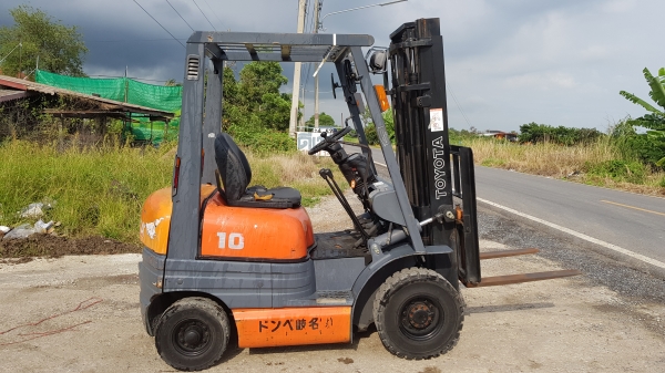 ขายด่วนรถยก TOYOTAชั่วโม่งทำงานน้อย 6FG10ยก1ตันเสาสูง3เมตรรถนอกนำเข้ายังไม่เคยใช้งานในเมืองไทยเลย