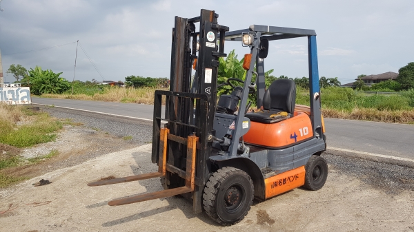 ขายด่วนรถยก TOYOTAชั่วโม่งทำงานน้อย 6FG10ยก1ตันเสาสูง3เมตรรถนอกนำเข้ายังไม่เคยใช้งานในเมืองไทยเลย