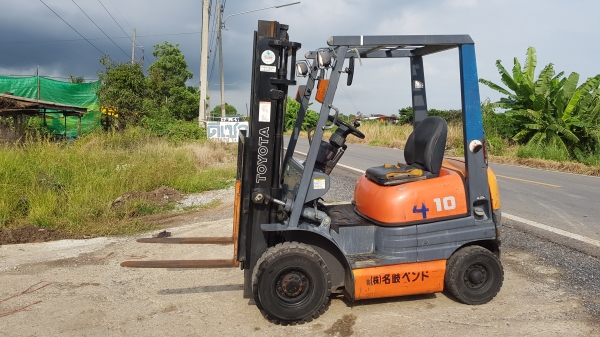 ขายด่วนรถยก TOYOTAชั่วโม่งทำงานน้อย 6FG10ยก1ตันเสาสูง3เมตรรถนอกนำเข้ายังไม่เคยใช้งานในเมืองไทยเลย