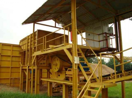 ขายเครื่องจักรพร้อมอุปกรณ์ที่ใช้แต่งแร่พร้อมใช้ครบชุดครับสนใจโทรมานะครับ