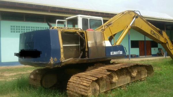 Komatsu Pc200-5 รถใช้งานได้ปกติ ขายตามสภาพ เอกสารเล่มทะเบียน