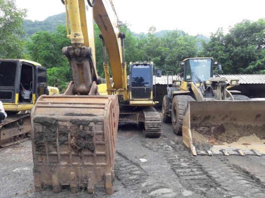 ขาย  KOMATSU  รุ่น  8PC300