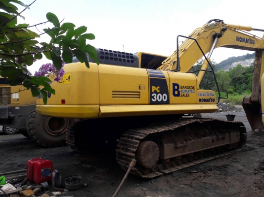 ขาย  KOMATSU  รุ่น  8PC300