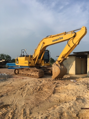 ขายด่วน!! Komatsu PC200-8 สภาพสวยค่ะ ขายด่วน!! Komatsu PC200-8 สภาพสวยค่ะ