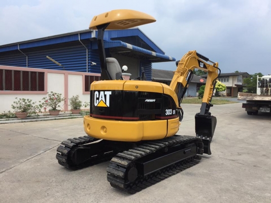 รถขุด CAT 303CR ทำสีใหม่ นำเข้ามือสองญี่ปุ่น