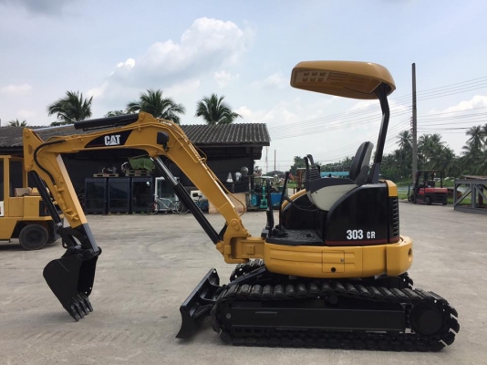 รถขุด CAT 303CR ทำสีใหม่ นำเข้ามือสองญี่ปุ่น