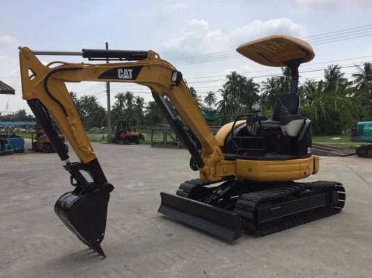 รถขุด CAT 303CR ทำสีใหม่ นำเข้ามือสองญี่ปุ่น