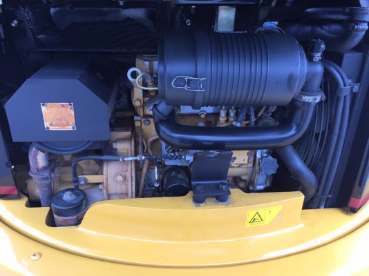 รถขุด CAT 303CR ทำสีใหม่ นำเข้ามือสองญี่ปุ่น