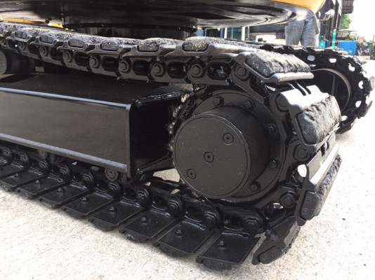 รถขุด CAT 303CR ทำสีใหม่ นำเข้ามือสองญี่ปุ่น