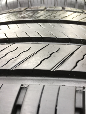 ยาง Michelin 265 65 17 ปลายปี16 ดอกเต็ม ไม่มีปะ ใช้ยาว ราคาไม่แพง ยาง Michelin 265 65 17 ปลายปี16 ดอกเต็ม ไม่มีปะ ใช้ยาว ราคาไม่แพง