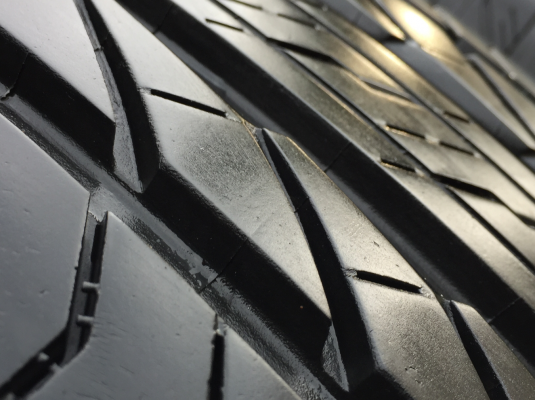 ยาง Bridgestone 265 65 17 ปลายปี16 ดอกเต็ม ใช้ยาว ราคาไม่แพง ยาง Bridgestone 265 65 17 ปลายปี16 ดอกเต็ม ใช้ยาว ราคาไม่แพง