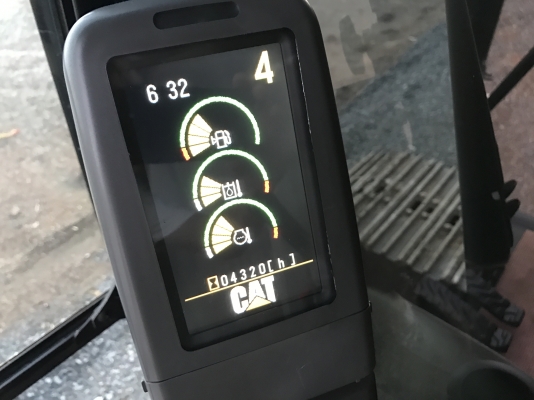 ขาย CAT320D สวยใส 4000 ชั่วโมง รถสวยมากเดิมๆทั้งคัน งานเบาๆ สนใจติดต่อ 081-4283210 ไอดีไลน์ KOBELCO14