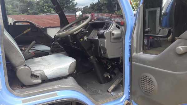 ขายNPRเครื่อง4HG1-130 โบว์ปี48 เครื่องดี คัชชีสวยสด แอร์ เพาเวอร์ สามมิตร  รถสวยเดิมๆ ทะเบียนเต็ม เล่มพร้อม