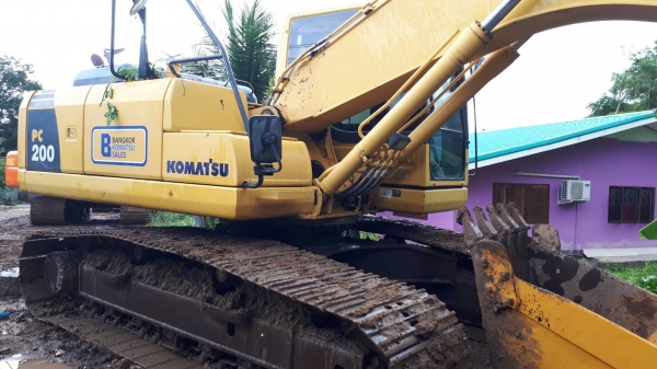 โคมัสสุ pc 200-8Mo 12483 ซม ไฟฟ้าเต็มเครื่องดี