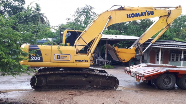 โคมัสสุ pc 200-8Mo 12483 ซม ไฟฟ้าเต็มเครื่องดี