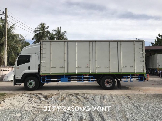 ขาย ISUZU DECA FTR 240 ปี 2556 ตู้ประตู 10 บานไม่มีเสากลาง ยาว 7.60 ม.