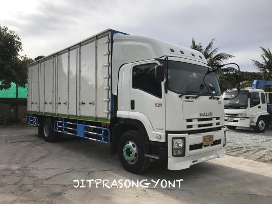 ขาย ISUZU DECA FTR 240 ปี 2556 ตู้ประตู 10 บานไม่มีเสากลาง ยาว 7.60 ม.