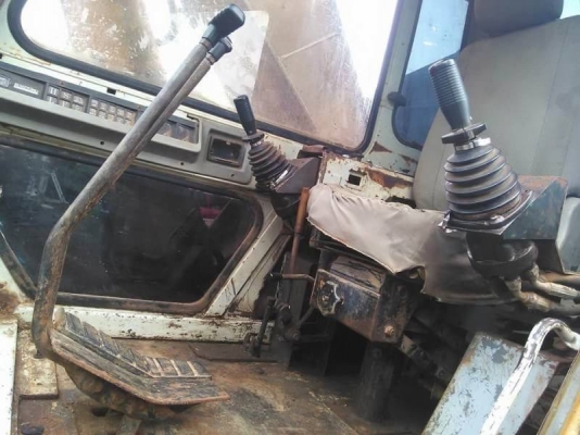 ขาย 385,000 บาท SUMITOMO 2800F2 เครื่องดี ปั้ม K3V พร้อม โช่หนา เอวขยับนิดๆหน่อยๆ เอกสารชื้อขาย รถอยู่ จ.บุรีรัมย์ โทร&ไอดีไลน์ 0610710295 ขาย 385,000 บาท SUMITOMO 2800F2 เครื่องดี ปั้ม K3V พร้อม โช่หนา เอวขยับนิดๆหน่อยๆ เอกสารชื้อขาย รถอยู่ จ.บุรีรัมย์ โทร&ไอดีไลน์ 0610710295