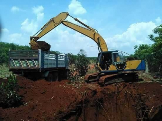 ขาย 385,000 บาท SUMITOMO 2800F2 เครื่องดี ปั้ม K3V พร้อม โช่หนา เอวขยับนิดๆหน่อยๆ เอกสารชื้อขาย  รถอยู่ จ.บุรีรัมย์ โทร&amp;ไอดีไลน์ 0610710295