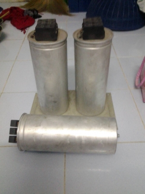 ขาย คาปาซิเตอร์ ไฟสามเฟส 60kva 440vac ตัวใหญ่ มีหลายตัว ขาย คาปาซิเตอร์ ไฟสามเฟส 60kva 440vac ตัวใหญ่ มีหลายตัว
