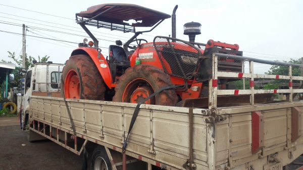 ขายด่วน7040เดิมๆยางใหม่4เส้นอุปกรหน้าหลัง450000สนใจสอบถาม0868026494อ.บ้านหมี่ลพบุรี