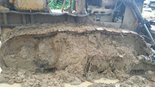 ขายรถแทรคเตอร์ KOMATSU D50A-15 ห้องเลี้ยวแห้ง ราคา 350000 ขายรถแทรคเตอร์ KOMATSU D50A-15 ห้องเลี้ยวแห้ง ราคา 350000