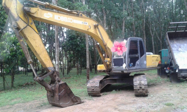 ขายรถแบคโฮ KOBELCO SK200-/// เอกสารอินวอย ราคา 650000
