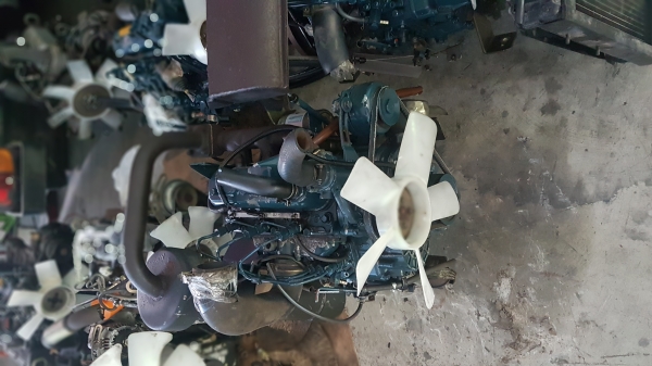 เครื่องยนต์ดีเซล kubota 3สูบ d1005 23แรงม้า สภาพสวย นำเข้าจากญี่ปุ่น ติดง่าย เครื่องแน่น ประหยัดน้ำมัน ไม่เคยใช้งานในไทย