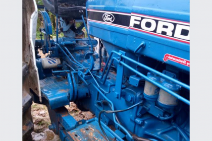 Ford 6610 สองเพลา คานหน้า คาราโร่ ใบดัน ผานหลัง เล่มทะเบียนพร้อมชุดโอน 520000