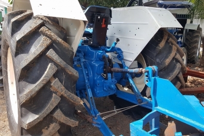 Ford 6610 สองเพลา คานหน้า คาราโร่ ใบดัน ผานหลัง เล่มทะเบียนพร้อมชุดโอน 520000