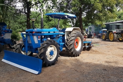 Ford 6610 สองเพลา คานหน้า คาราโร่ ใบดัน ผานหลัง เล่มทะเบียนพร้อมชุดโอน 520000