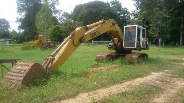 ขายรถแบคโฮ KOMATSU PC200-5 เอกสารเล่ม ระบบไฟตัด ราคา 450000