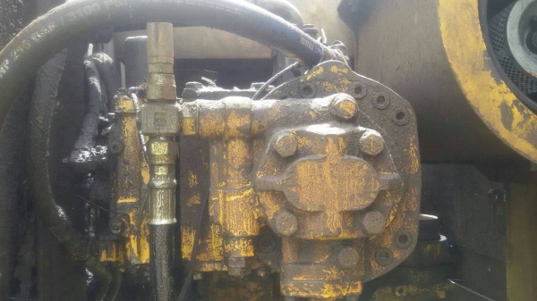 ขายรถแบคโฮ KOMATSU PC200-5 เอกสารเล่ม ระบบไฟตัด ราคา 450000