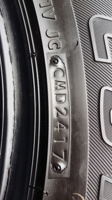 ขายยางป้ายแดง bridgestone dueler h/t 684ll 255/60r18 ยางปี17 สนใจติดต่อร้าน ก.เจริญการยางครับ 081-3747940