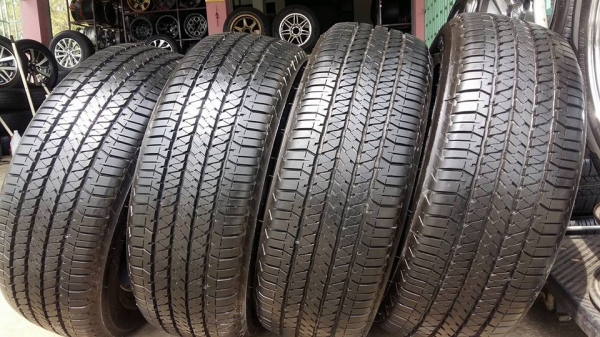 ขายยางป้ายแดง bridgestone dueler h/t 684ll 255/60r18 ยางปี17 สนใจติดต่อร้าน ก.เจริญการยางครับ 081-3747940