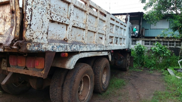 ขายด่วนสิบล้อ 2 เพลา