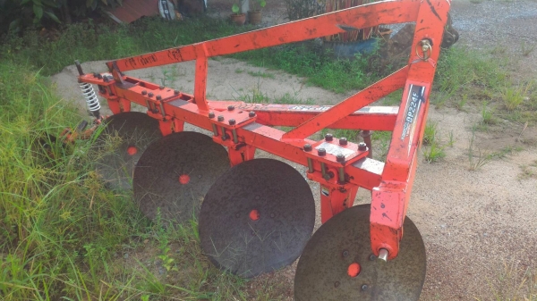 ขายผานบุกเบิก รุ่น DP224F ตราช้าง ของ KUBOTA สภาพดี ราคา 22,000  สนใจโทรคุยกันก่อนได้ครับ  ร้านสามย่านแทรคเตอร์ อ.แกลง จ.ระยอง โทร 0818618678 ,0899347475 id line=0818618678 id line=0917315475