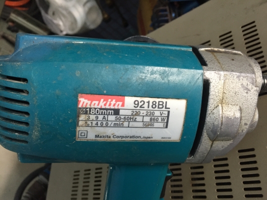 ขายเครื่องขัดสี MAKITA 9218BL มือสอง สภาพสวยพร้อมใช้ครับ