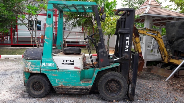 รถโฟล์คลิฟท์ TCM 2.5 ตัน เครื่องดีเซล
