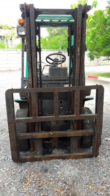 รถโฟล์คลิฟท์ TCM 2.5 ตัน เครื่องดีเซล