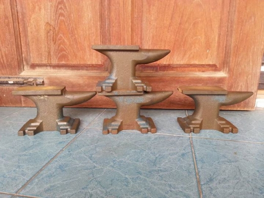 ทั่งช่างทอง เหล็กหล่อตัน ขนาด 5 kg งานเก่า สภาพค้างสต๊อก ทั่งช่างทอง เหล็กหล่อตัน ขนาด 5 kg งานเก่า สภาพค้างสต๊อก