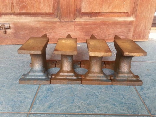 ทั่งช่างทอง เหล็กหล่อตัน ขนาด 5 kg งานเก่า สภาพค้างสต๊อก ทั่งช่างทอง เหล็กหล่อตัน ขนาด 5 kg งานเก่า สภาพค้างสต๊อก