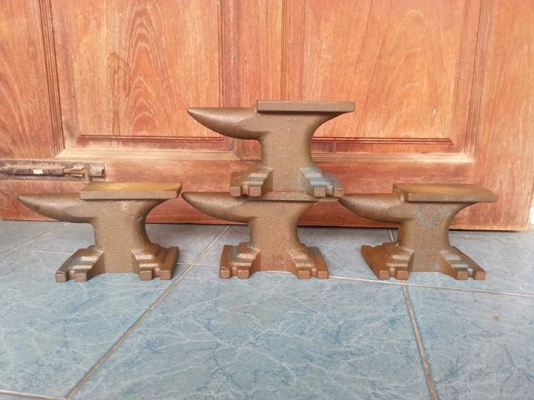 ทั่งช่างทอง เหล็กหล่อตัน ขนาด 5 kg งานเก่า สภาพค้างสต๊อก