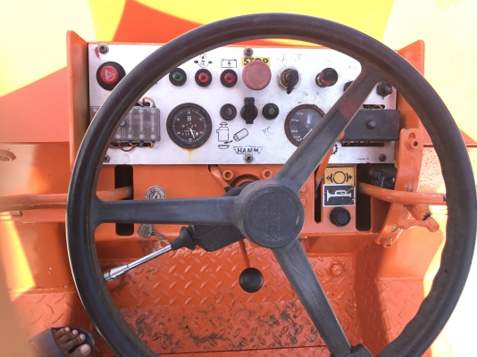 รถบดล้อเหล็ก4ตันHAMMรุ่นDV3.22Hรถนอกนำเข้าไม่เคยใช้งานในไทยสั่นสเทือน2ล้อสภาพดีLine:Jiraroj2909